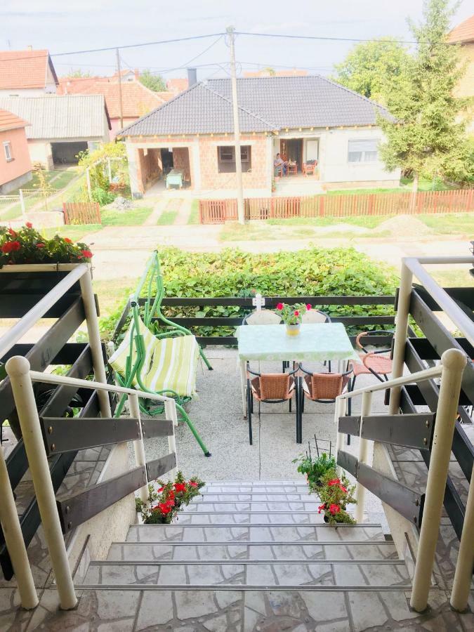 Stan Na Dan Loznica Appartement Buitenkant foto