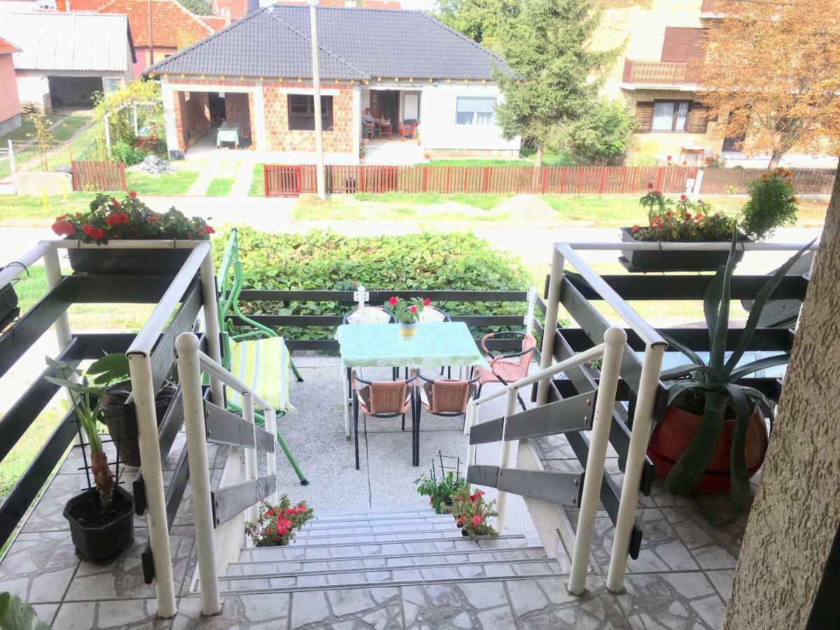 Stan Na Dan Loznica Appartement Buitenkant foto