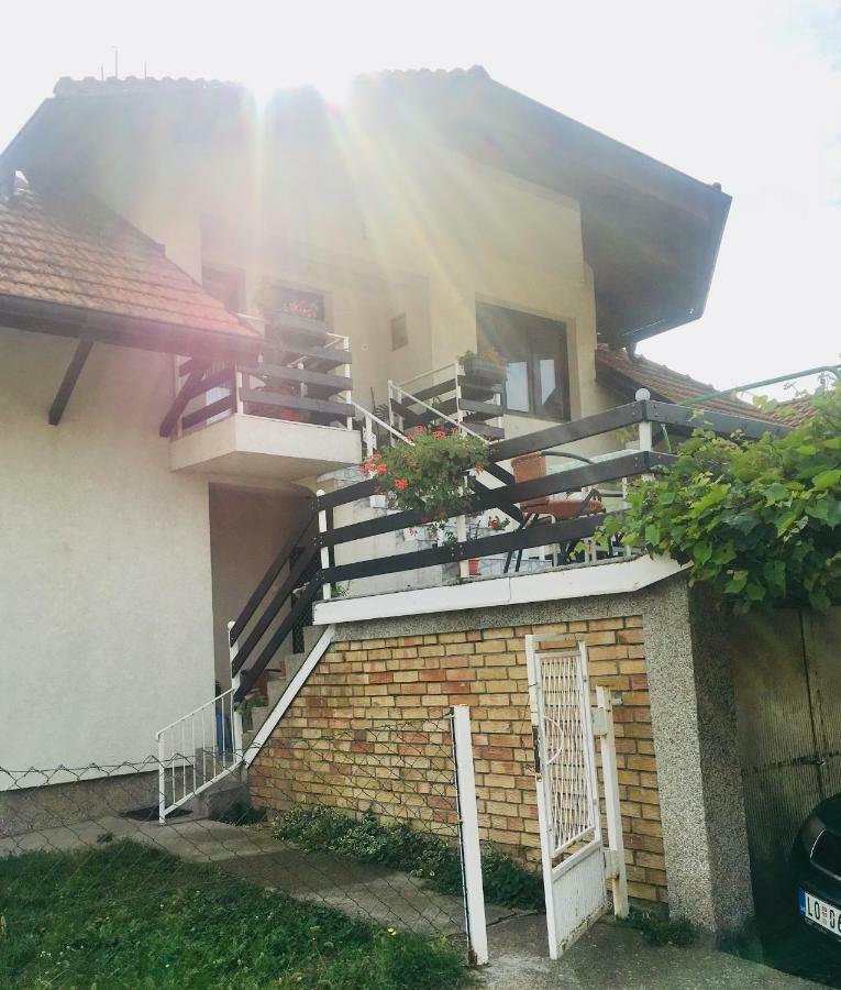 Stan Na Dan Loznica Appartement Buitenkant foto